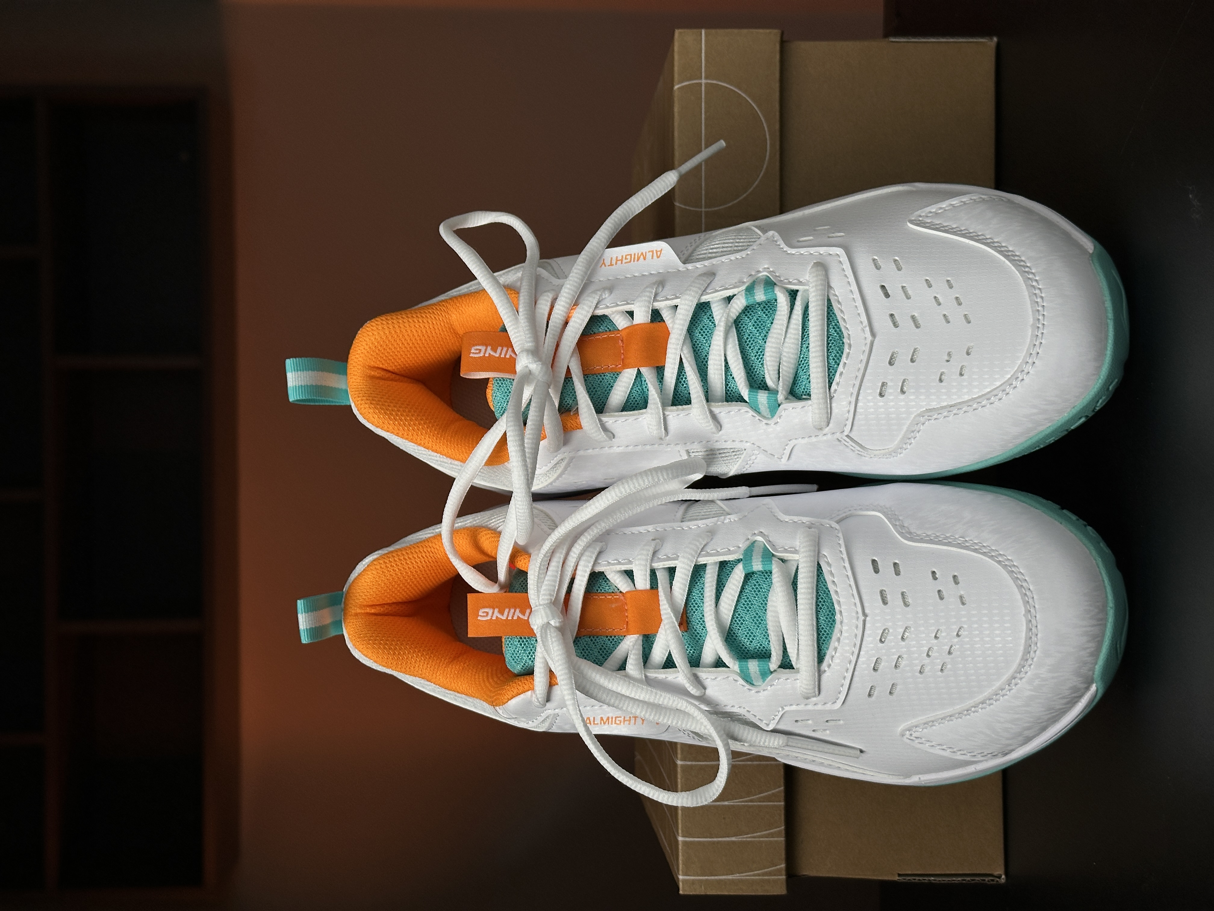 Giày Cầu Lông Lining AYTT001 Chính Hãng - Trắng Xanh Cam  - Êm Ái - Bám Sàn - Chống Chấn - Thoáng Khí